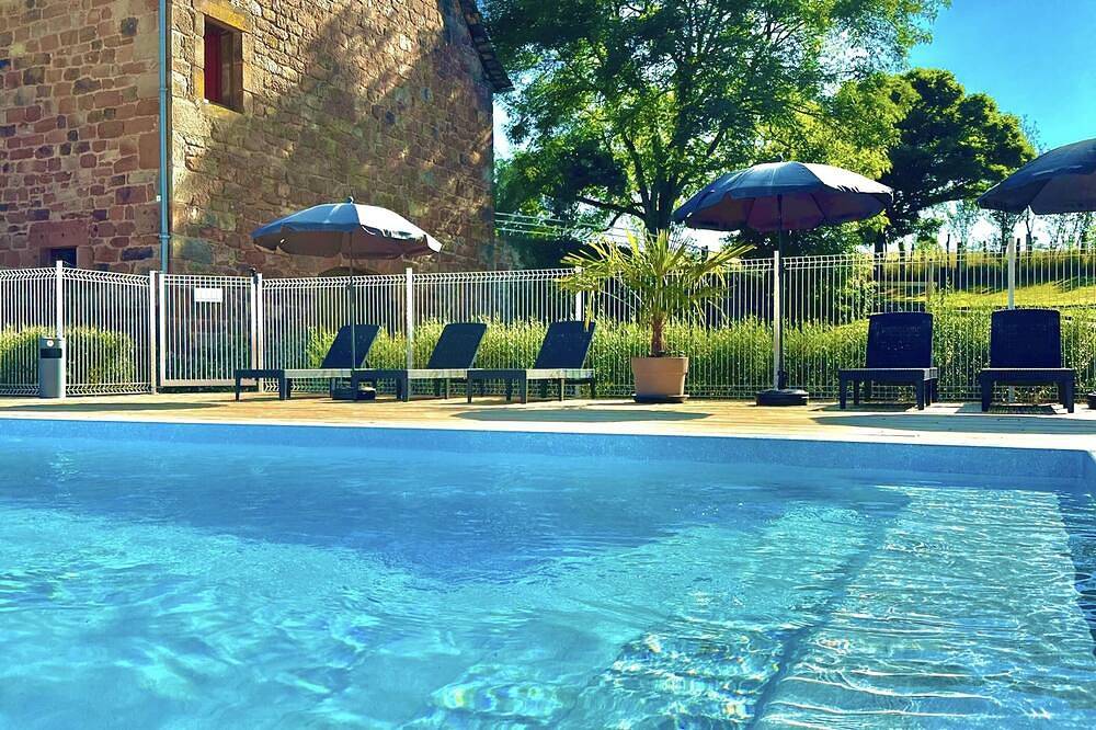 Chambre D'hôtes Référence® Images - Domaine du Mas Naut  (piscine-spa-massage) in Conques-en-Rouergue, Aveyron