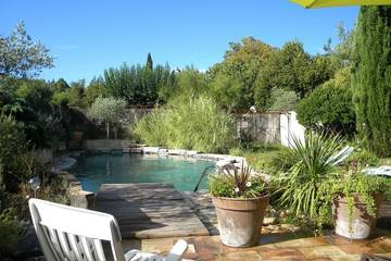 Gîte pour 4 personnes, avec jardin ainsi que piscine et terrasse dans le Gard