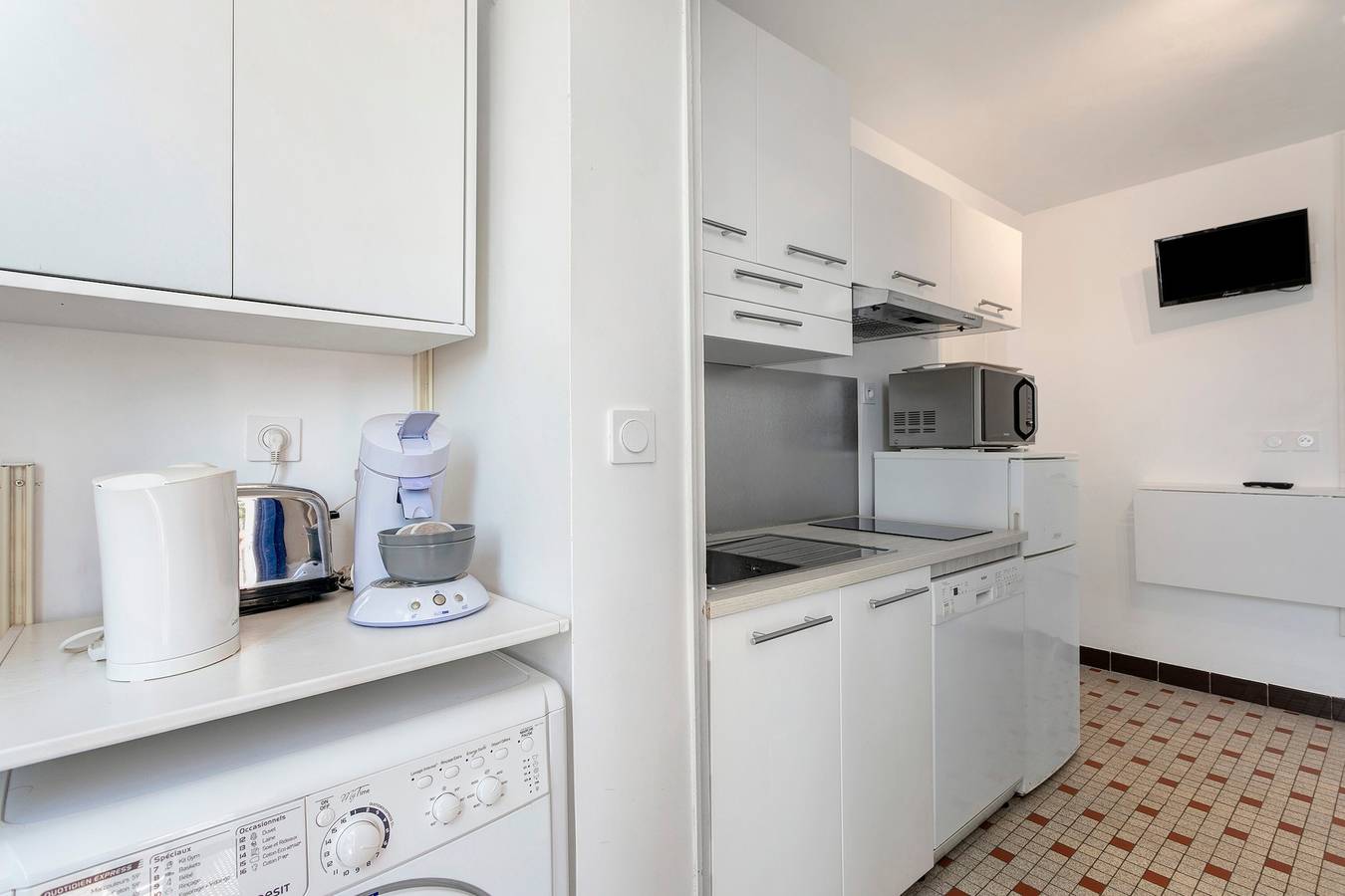 Apartamento entero, Apartamento «Les Landes» con terraza y jardín compartidos y Wi-Fi in Saint-Quay-Portrieux, Côte de Goëlo