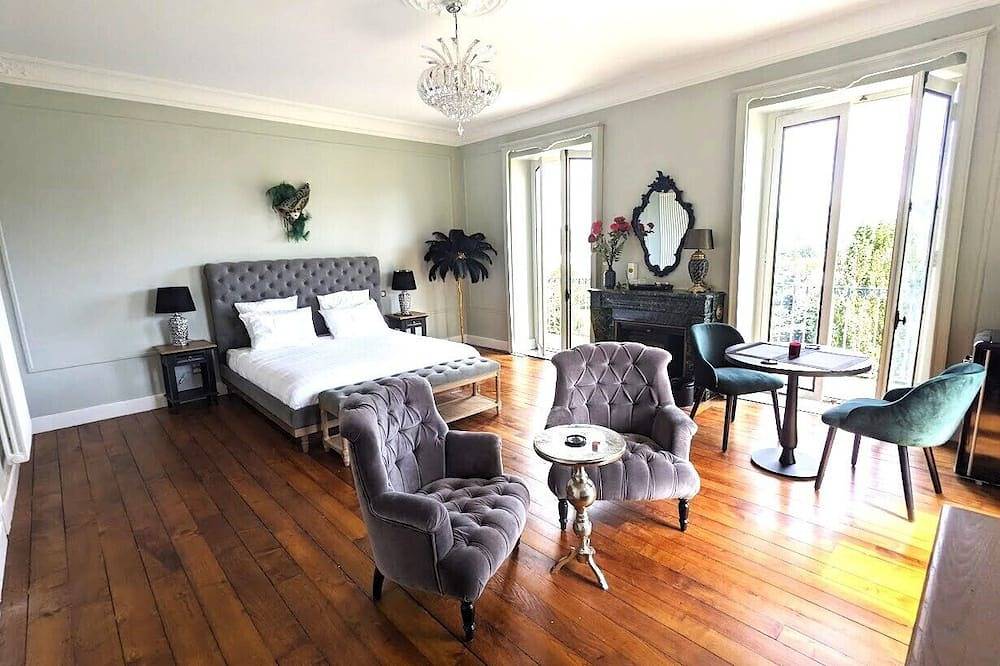 Manoir Historique à Proximité de Sentiers de Randonnées. Ideal Pour les Familles in Bagnères-de-Bigorre, Hautes-Pyrénées