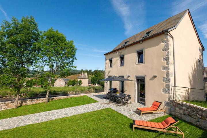Gîte pour 8 personnes, avec Terrasse ainsi que Jardin et Vue dans La Chaldette