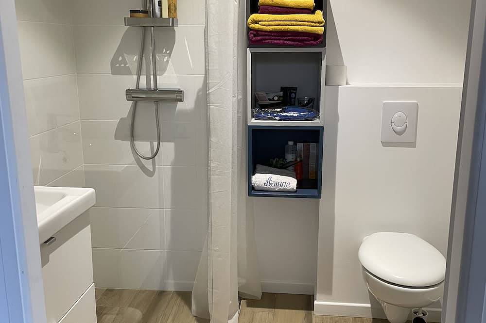 Entire apartment, Between Aix and the Sainte Victoire in Le Tholonet, Aix-en-Provence region