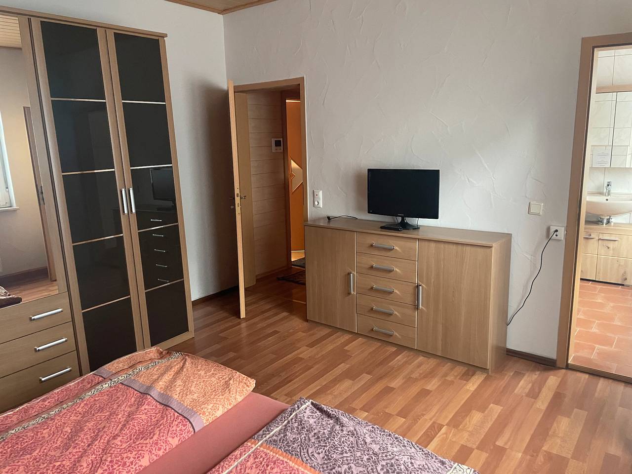 Ganze Wohnung, Ferienwohnung 'Klaus' mit privater Terrasse, Gemeinschaftsgarten und Wi-Fi in Steinach (Sonneberg), Rennsteig