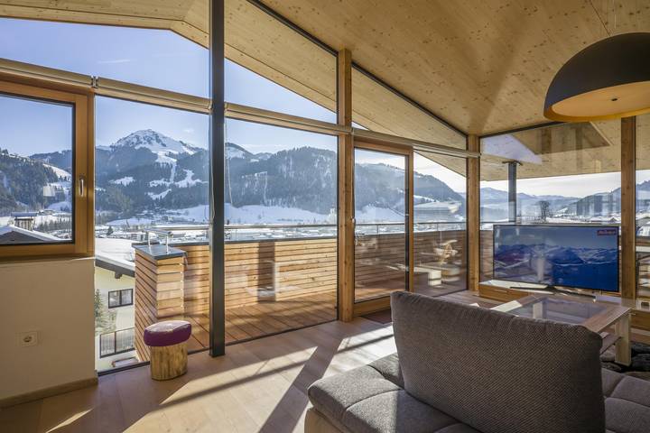 Ferienwohnung für 4 Personen, mit Balkon und Garten sowie Pool