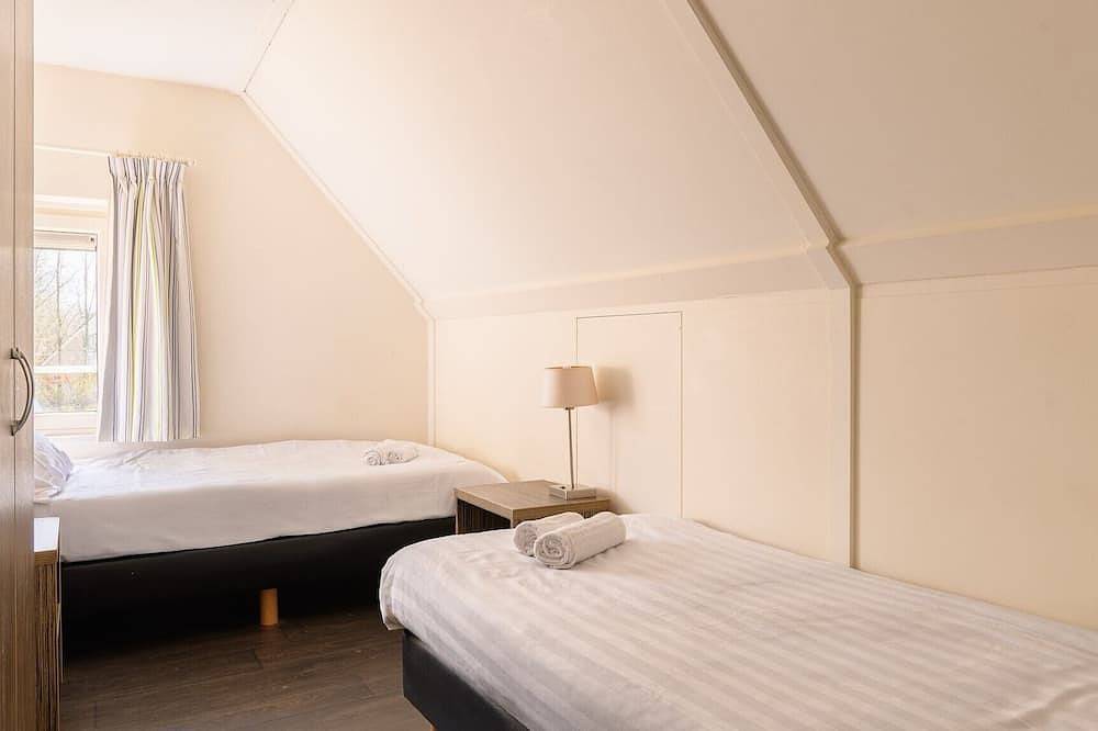 Vrijstaande bungalow voor 14 personen in Hoeven, Halderberge