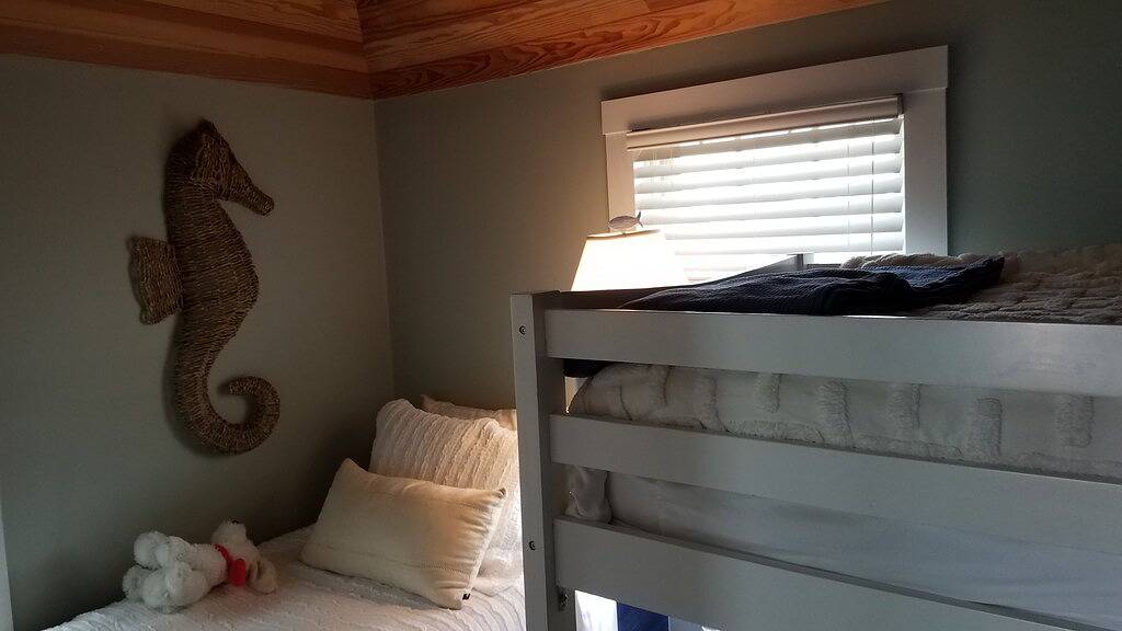 Direct Ocean Front Home gerade renoviert, oben nach unten in 2015 in Marshfield, Massachusetts