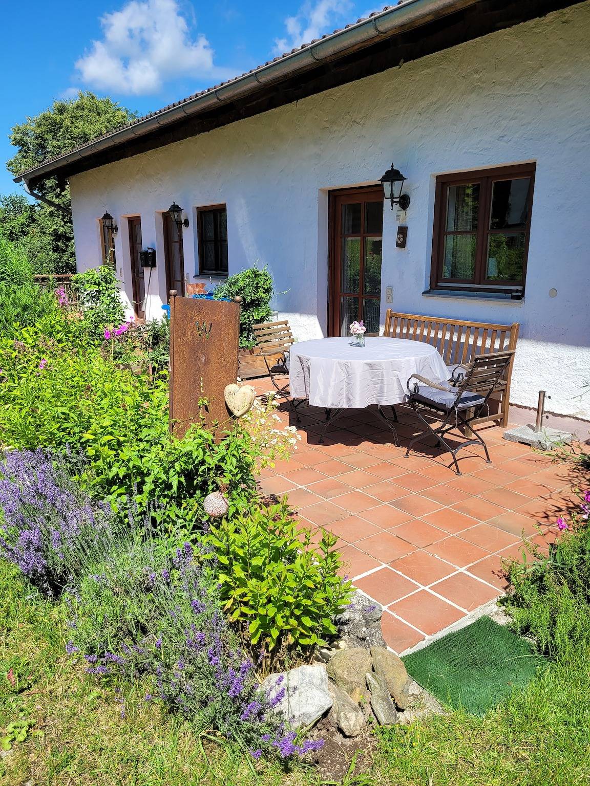 Ganze Ferienwohnung, Gilg-Kräuterhof - Ferienwohnung Sonnenschein, für 5 Personen, 70 qm, 2 sep. Schlafzimmer in Schnaitsee, Landkreis Traunstein