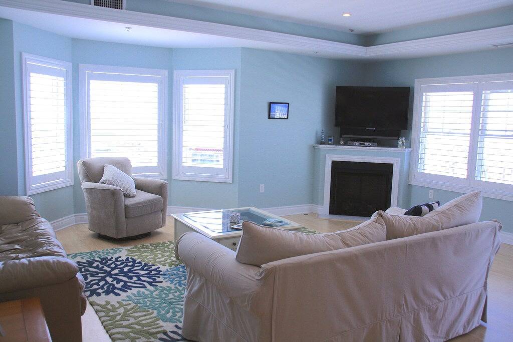 Ganze Wohnung, Ein wunderschönes neues Abo in der Innenstadt von Watch Hill mit Blick auf das Meer und die Bucht. in Watch Hill, Washington County (RI)