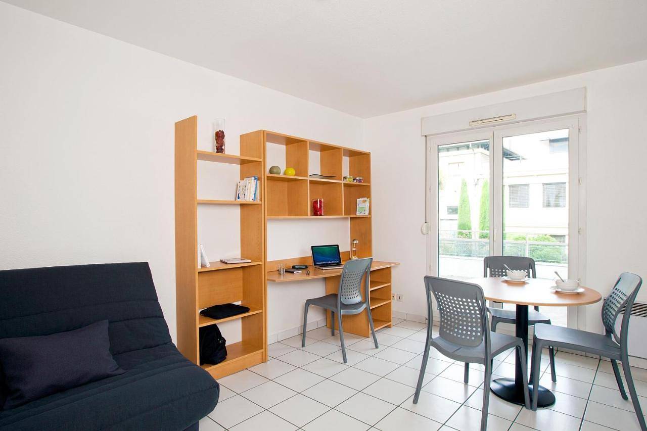 Séjours & Affaires Annecy Le Pont Neuf in Cran-Gevrier, Annecy (commune)