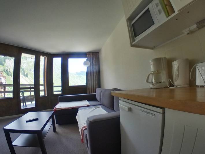 Entire apartment, 4-person apartment at the foot of the slopes in Avoriaz in Morzine, Les Portes du Soleil