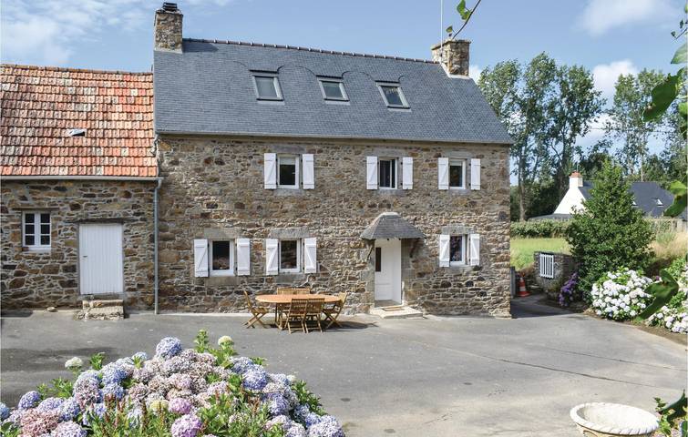 Gîte pour 6 personnes, avec jardin et terrasse à Trézény