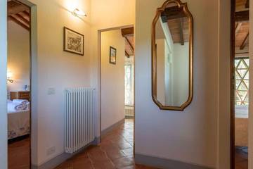 Villa for 6 People in San Gimignano, Siena Province, Photo 2