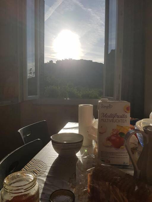 Gîte pour 3 personnes, avec balcon et piscine, adapté aux familles à Pont-de-Labeaume - 2