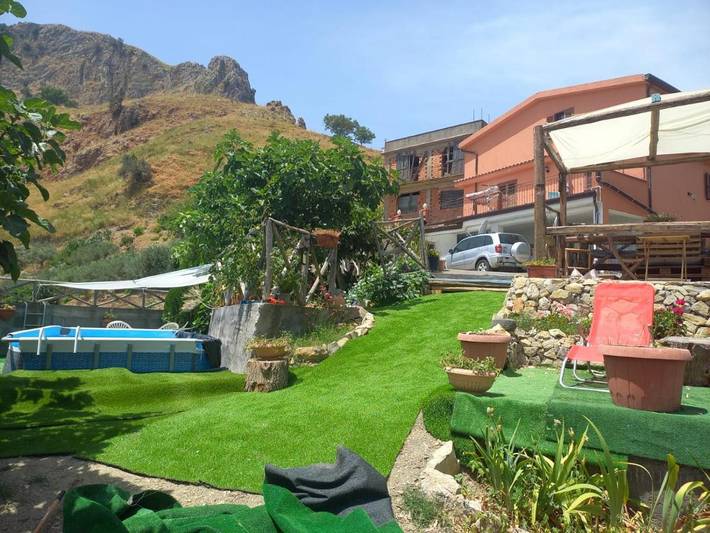 Appartamento per 3 persone, con Terrazza e Giardino nonché Piscina e Panorama a Castelmola