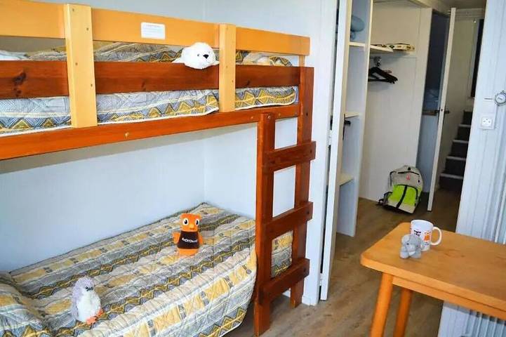 Location de vacances pour 8 personnes, avec balcon/terrasse ainsi que piscine et terrasse à Saint-Julien-Chapteuil - 4