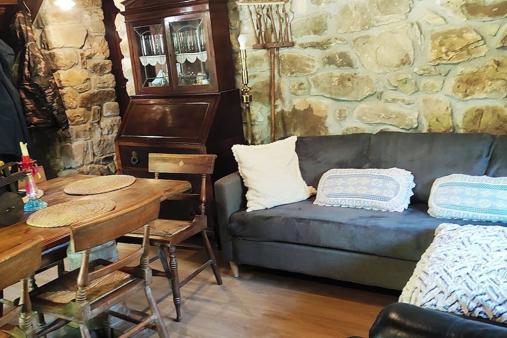 Cabaña, La Reina del Paraíso in La Pedrosa, San Roque de Riomiera