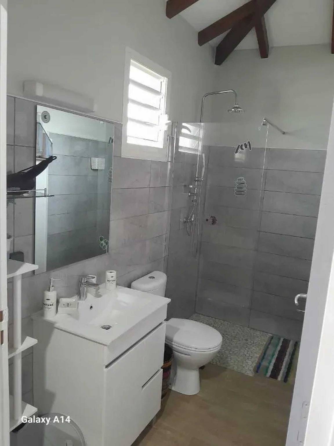 Charmantes Haus in Sainte-Anne, 20 m², ruhiger Garten in Sainte-Anne, Guadeloupe