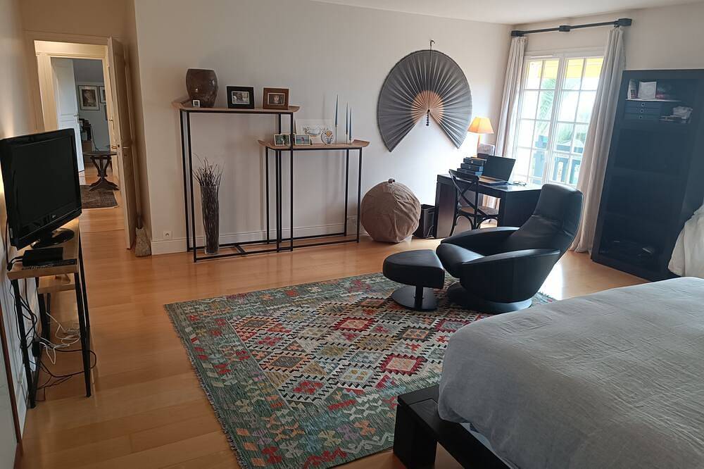 Biarritz-bassussarry :large Villa on Golf Course,8 to 10 People,10min to Beach in Bassussarry, Bayonne region