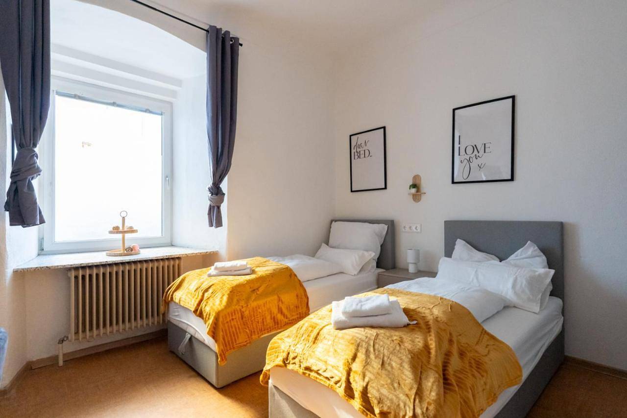 Ganze Wohnung, Quiet Studio - 2 Single Beds - Central - Netflix in Leoben, Lavanttaler Alpen