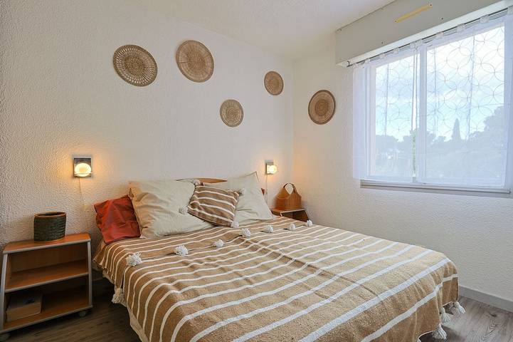 Gîte pour 5 personnes, avec piscine dans Port des Oursinières - 2