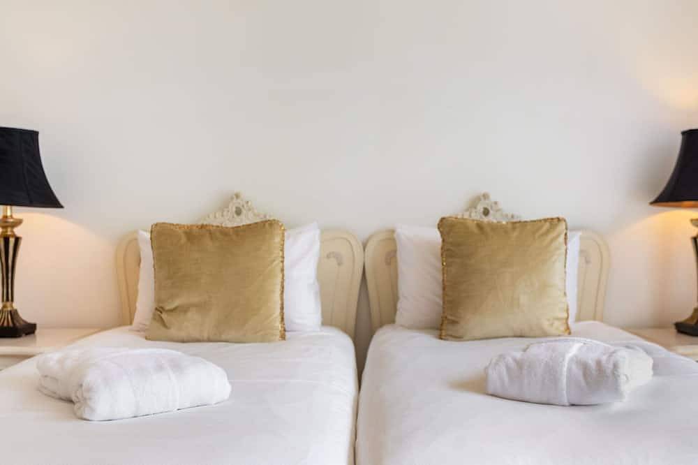 Ganze Wohnung, Schöne Wohnung für 4 Leute mit Pool, Whirlpool, Klimaanlage,  W-Lan, Tv, Balkon und Panoramablick in Montreux, Genfer See
