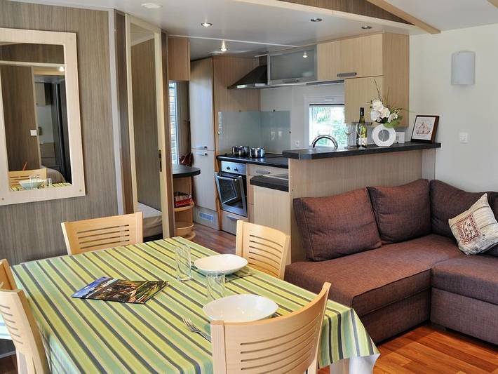 Camping Résidentiel La Pinède - Mobilheim 6 personen - Baltimore Premium -2 Schlafzimmer 40m²- *Klima, Terrasse, Tv*. in Castelnau-de-Guers, Mittelmeerküste (Frankreich)