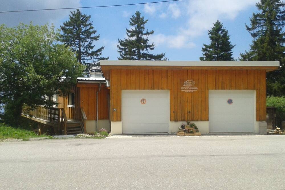 Chalet l'Ourson au cœur de Chamrousse 1750 in Chamrousse, Parc national des Écrins
