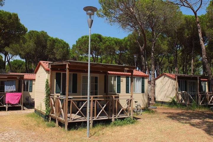 Chalet for 4 people, with balcony and pool - 1