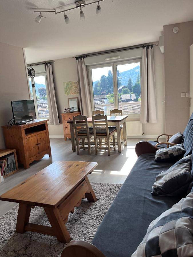 Appartement entier, Appartement Le Rochettois - Valgelon La Rochette - 25 mn station de ski Collet d'Allevard in Valgelon-La Rochette, Région de Chambéry
