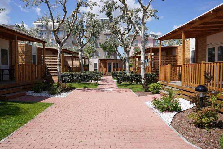 Bungalow per 5 persone, con Balcone e Terrazza nonché Giardino e Piscina a Chioggia