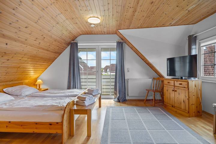 Ferienhaus für 4 Personen, mit Balkon und Terrasse sowie Garten und Sauna in Hooksiel - 4