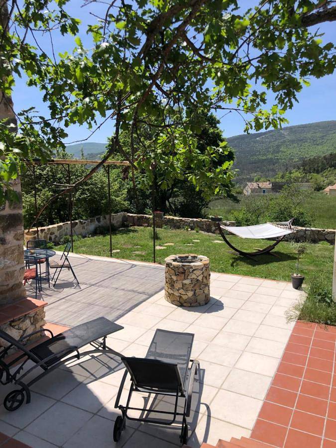 Location de vacances pour 4 personnes, avec terrasse ainsi que jardin et vue à Trigance - 4