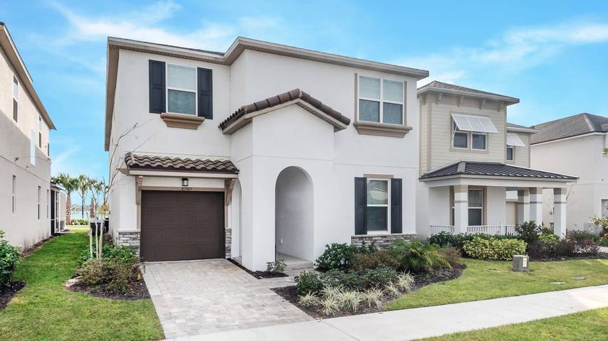 Villa for 13 people, with children pool and yard as well as pool, kid friendly by Disney World