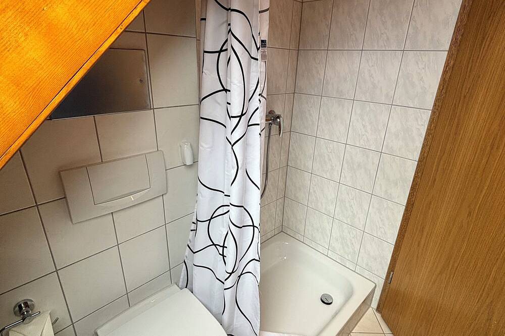 Ganze Wohnung, Fabulous studio apartment, Walk to Lakes, Transit & Authentic German Restaurant in Böblingen, Landkreis Böblingen