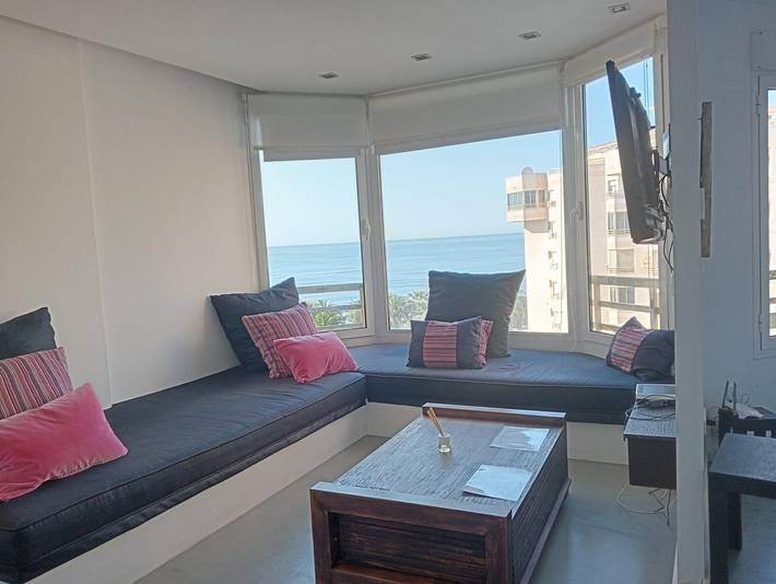 Apartamento entero, Piso en primera línea de mar con piscina y parking in Platja de l'Horta-Mutxavista (San Juan Playa), Campello