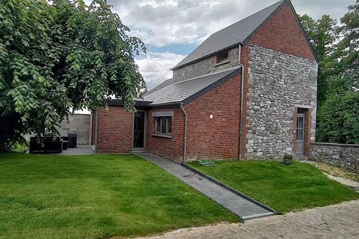 Gîte pour 2 personnes, avec jardin à Merbes-le-Château