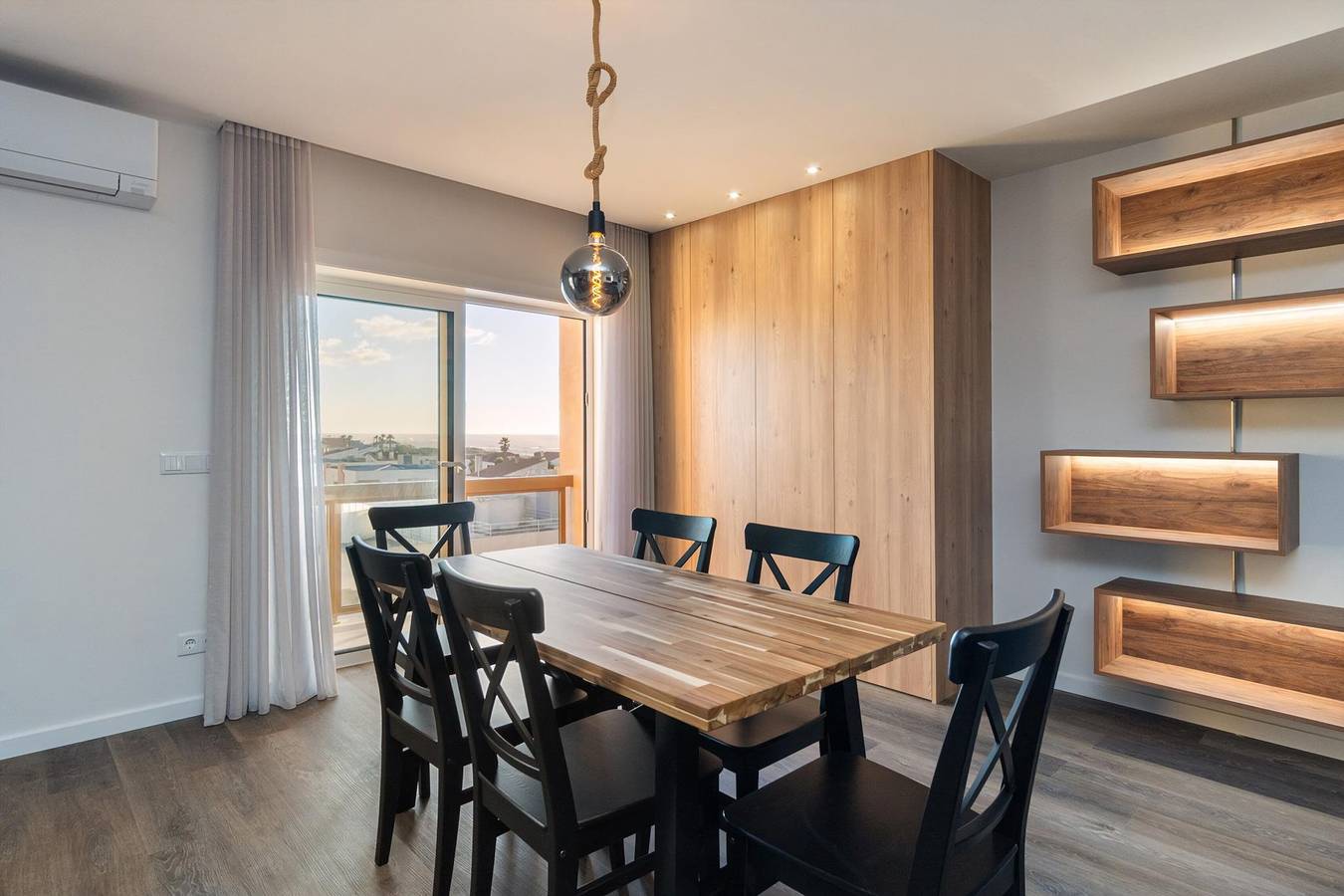 Ganze Wohnung, Celia's Stylish Retreat in Praia da Amorosa, Chafé