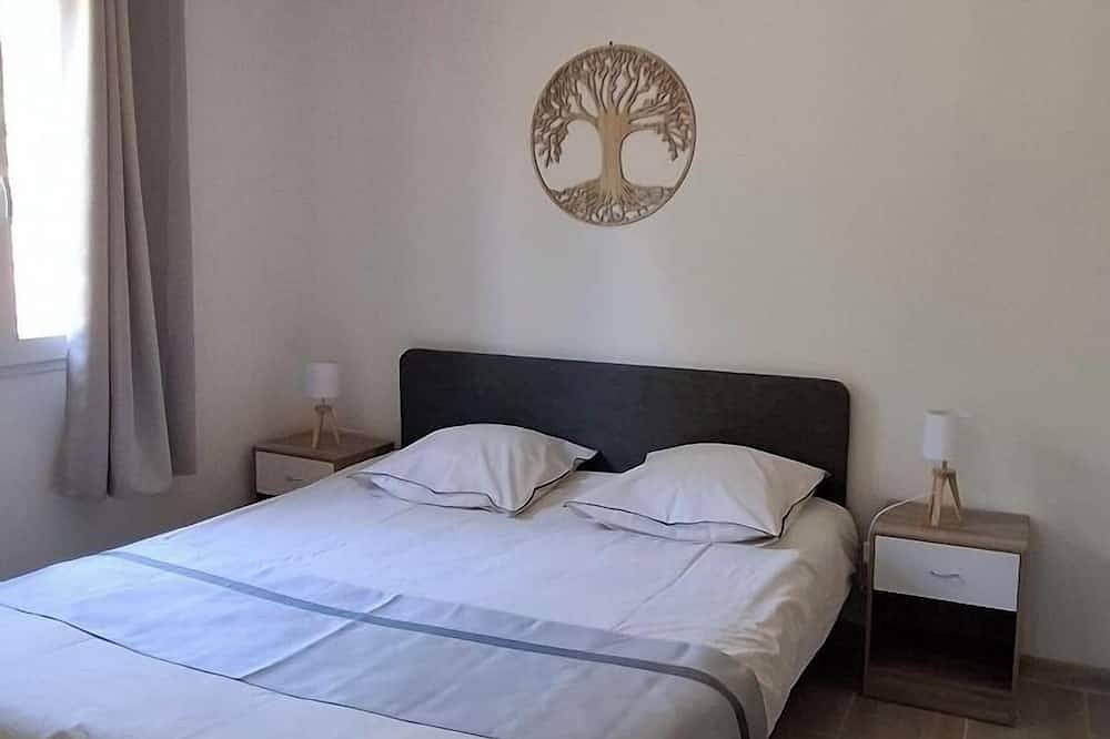 Appartement entier, Maisonnette 2 personnes, 1 chambre, piscine, près de Lascaux Iv in Montignac, Périgord Noir