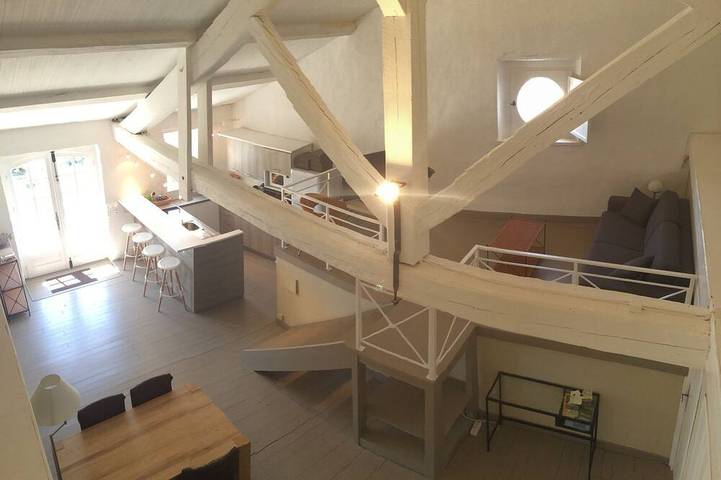 Location de vacances pour 7 personnes, avec terrasse et jardin à Aigremont - 2