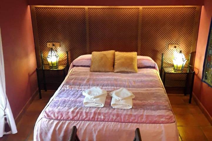 Apartamento entero, Zuliakhah Suite es ideal para una estancia en pareja. Se aceptan mascotas. in Ronda, Provincia de Málaga