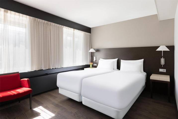 Hotel für 3 Personen, mit Terrasse und Whirlpool sowie Garten und Pool in Noordwijkerhout