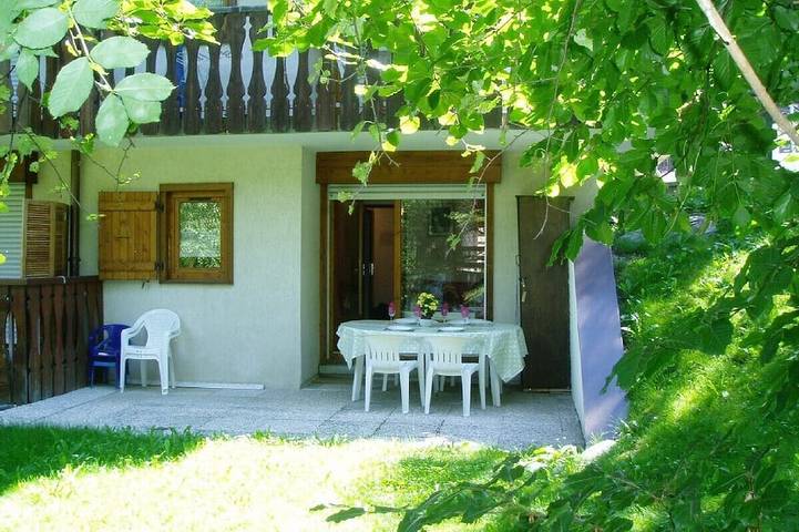 Gîte pour 6 personnes, avec terrasse et jardin dans Office De Tourisme Des Houches