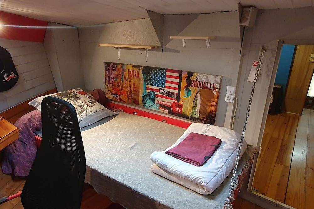 Experience A Bord D'une Peniche Centenaire in Plombières-lès-Dijon, Dijon region