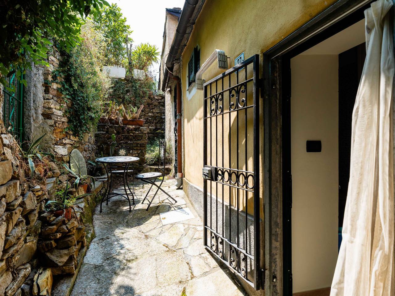 Kleiner Berg in Montegrazie, Imperia