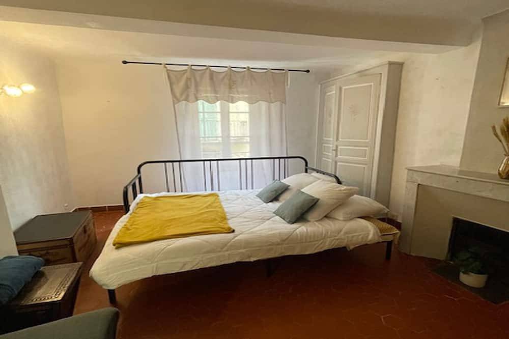 Village house in Quinson in Quinson, Regionaler Naturpark Verdon
