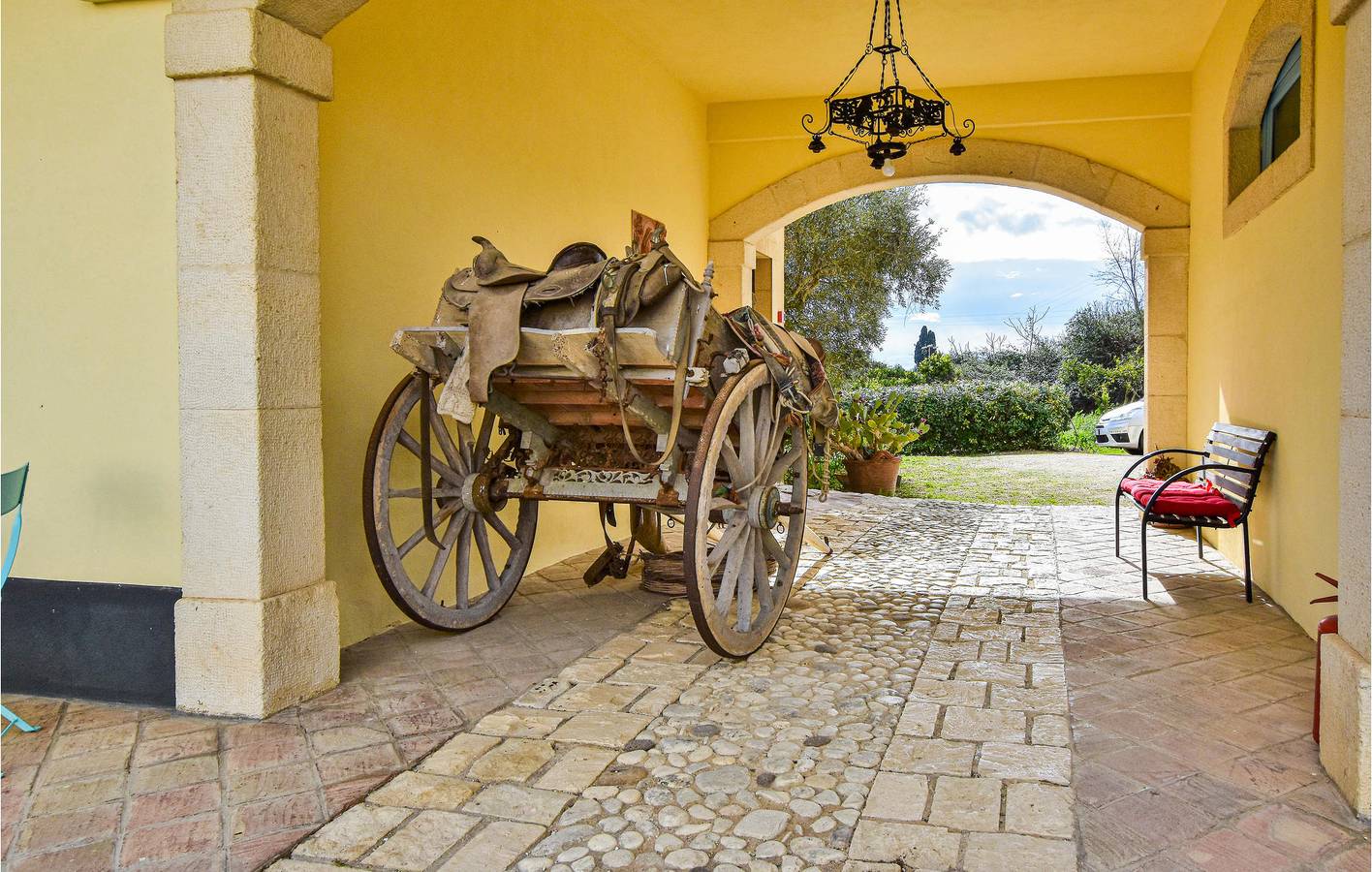 Junto a la piscina 1BR Apt w / congelador e Internet in Caltagirone region, Provincia de Catania