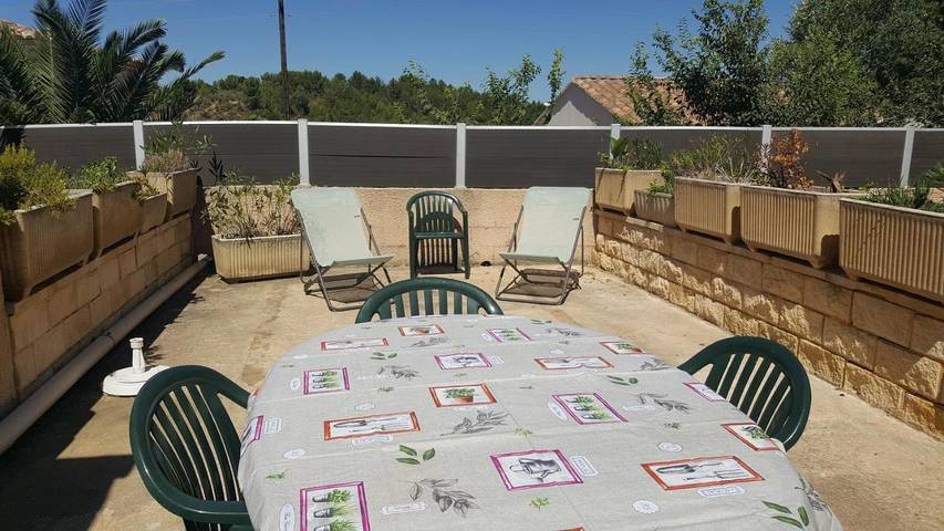 Location de vacances pour 2 personnes, avec jardin ainsi que vue et piscine à Cabrières (Gard) - 4