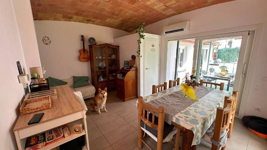 Bed in 4-Bed Female Dormitory Room in Gerona, Gironés