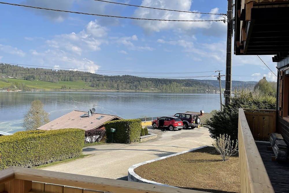 Chalet With Spa Lake View in Mouthe-Lac et Mont d’Or, Doubs