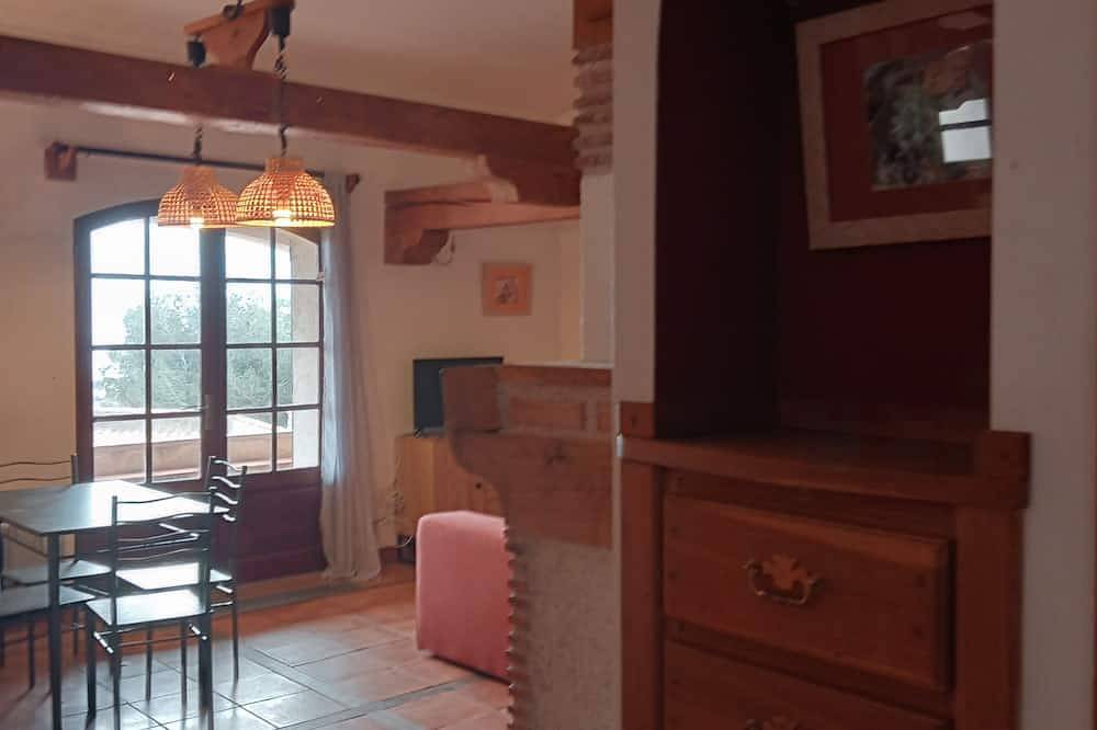 Entire apartment, Appartement Pour 4 Personnes in Sausset-les-Pins, Mediterranean Coast (France)